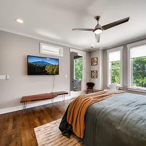 Beaus Oasis - 3 Miles To Dtwn Holiday home Nashville