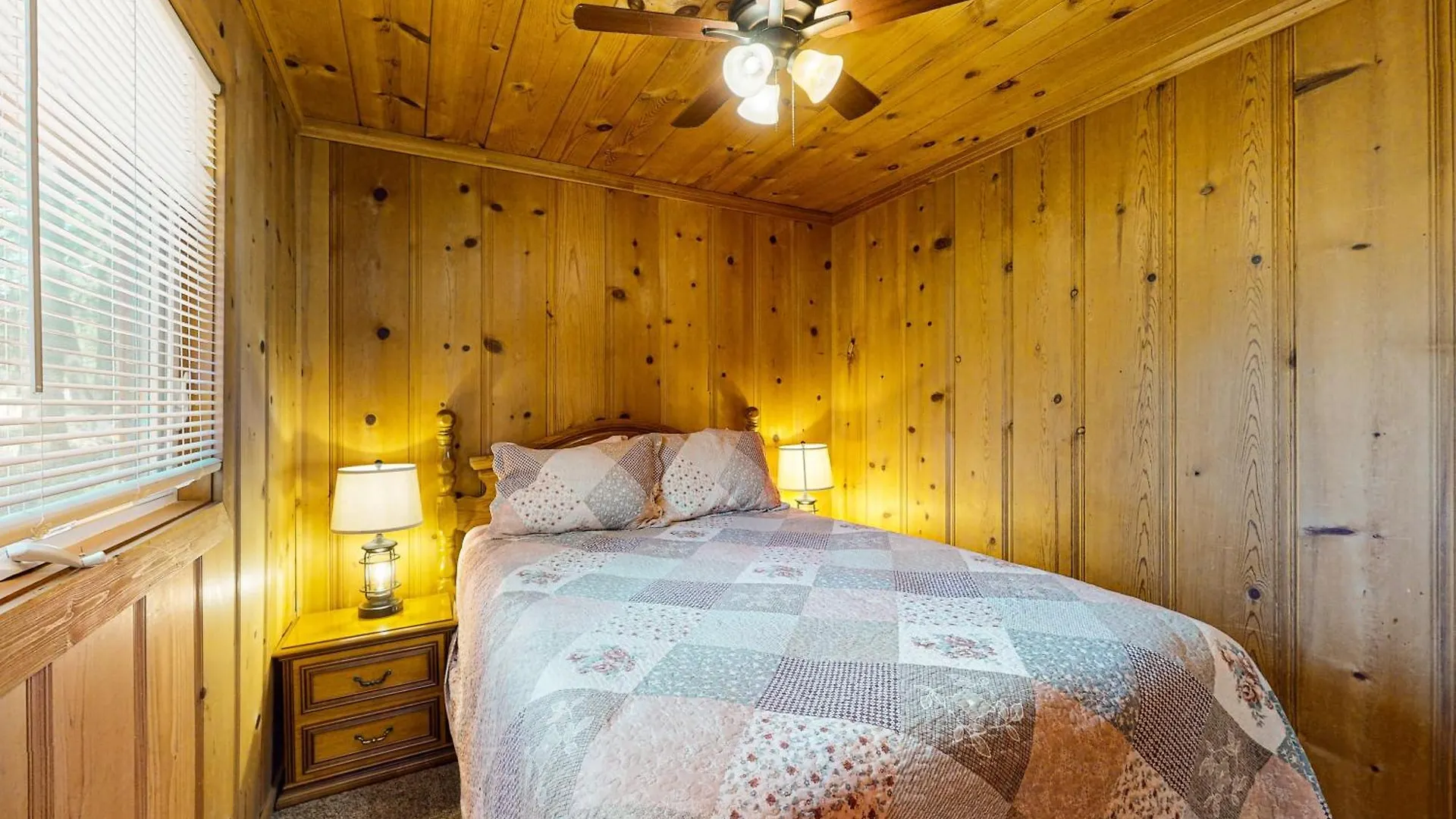 Cozy Seclusion Villa South Lake Tahoe